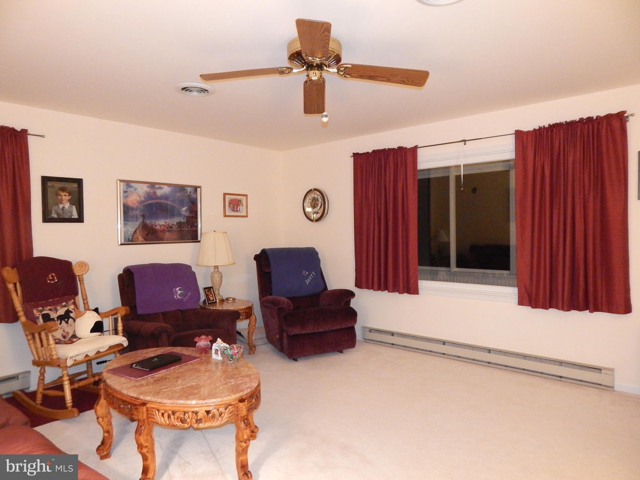 3320 Highland Ridge Road Berkeley Springs, WV 25411 - Photo 32 of 32 LIving Room