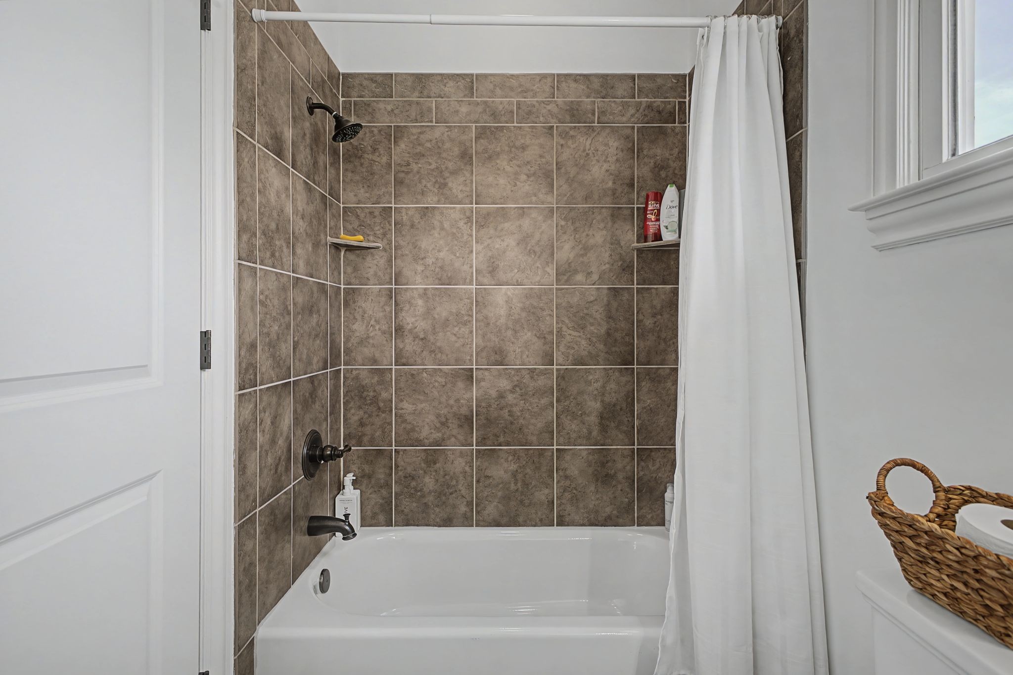 626 Band Drive Franklin, TN 37064 - Photo 40 of 53 a bath tub sitting next to a bathroom