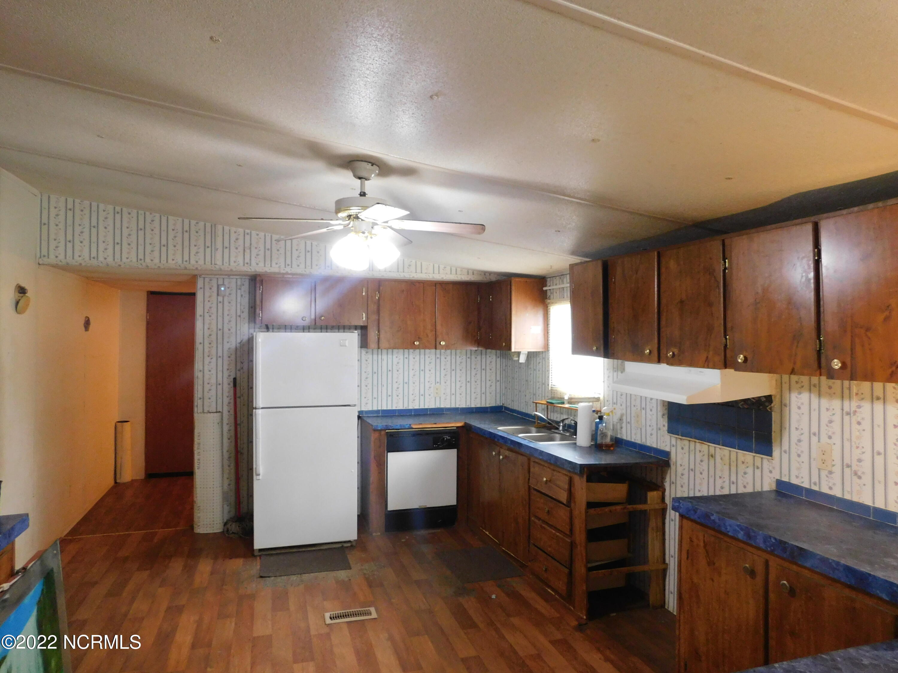 14409 Highway 130 Maxton, NC 28364 - Photo 4 of 22 DSCN6129