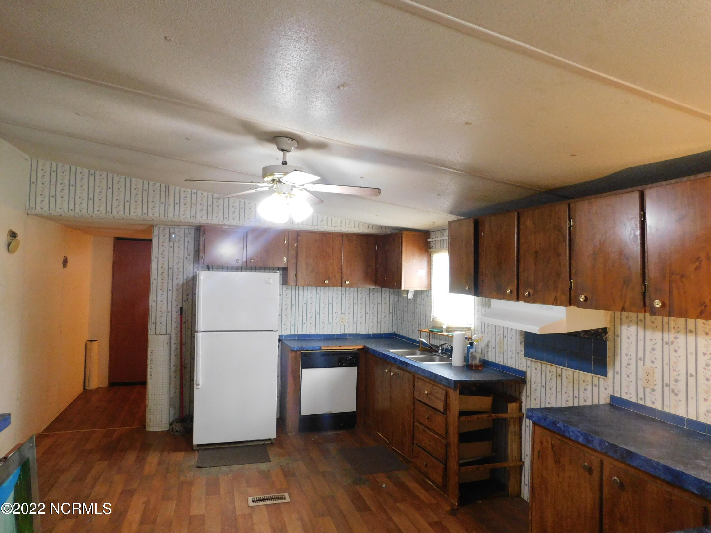 14409 Highway 130 Maxton, NC 28364 - Photo 5 of 22 DSCN6130