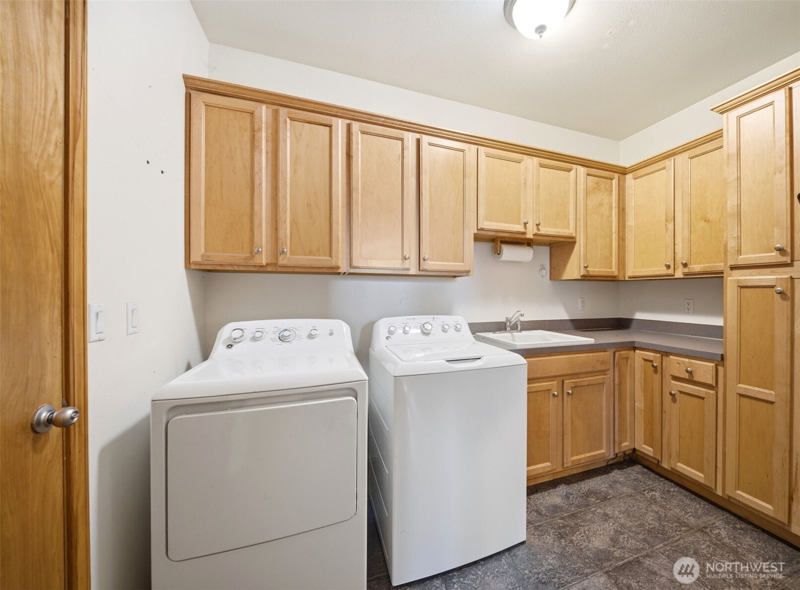 966 Lookout Road Castle Rock, WA 98611 - Photo 23 of 40