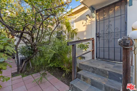 $1,230,000 | 836 North Benton Way, Los Angeles, CA 90026