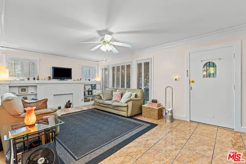 $1,230,000 | 836 North Benton Way, Los Angeles, CA 90026