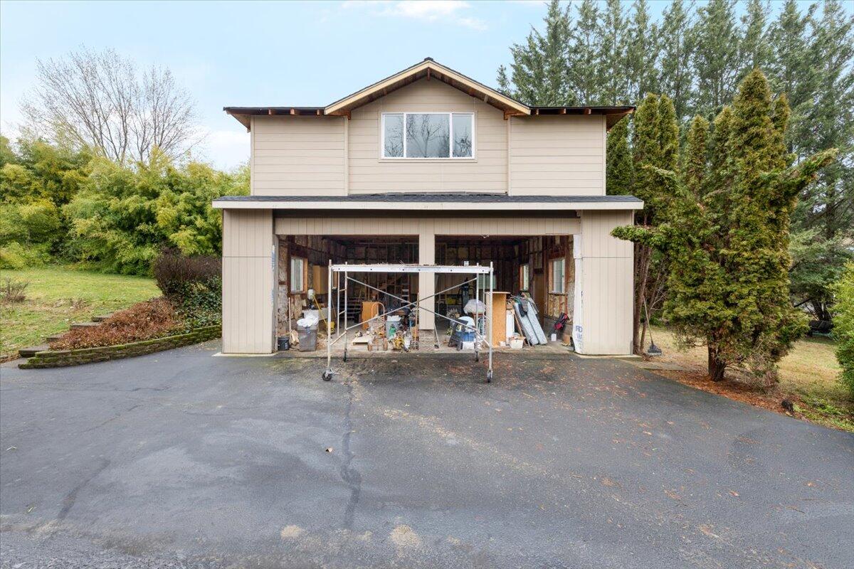2751 Dark Hollow Road Medford, OR 97501 - Photo 30 of 32 30