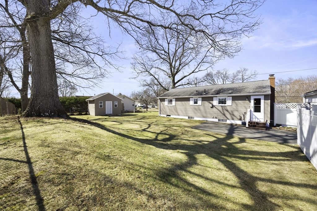 39 Dixie Terrace Chicopee, MA 01020 - Photo 5 of 32