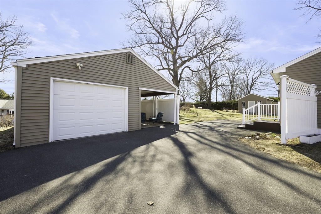 39 Dixie Terrace Chicopee, MA 01020 - Photo 6 of 32