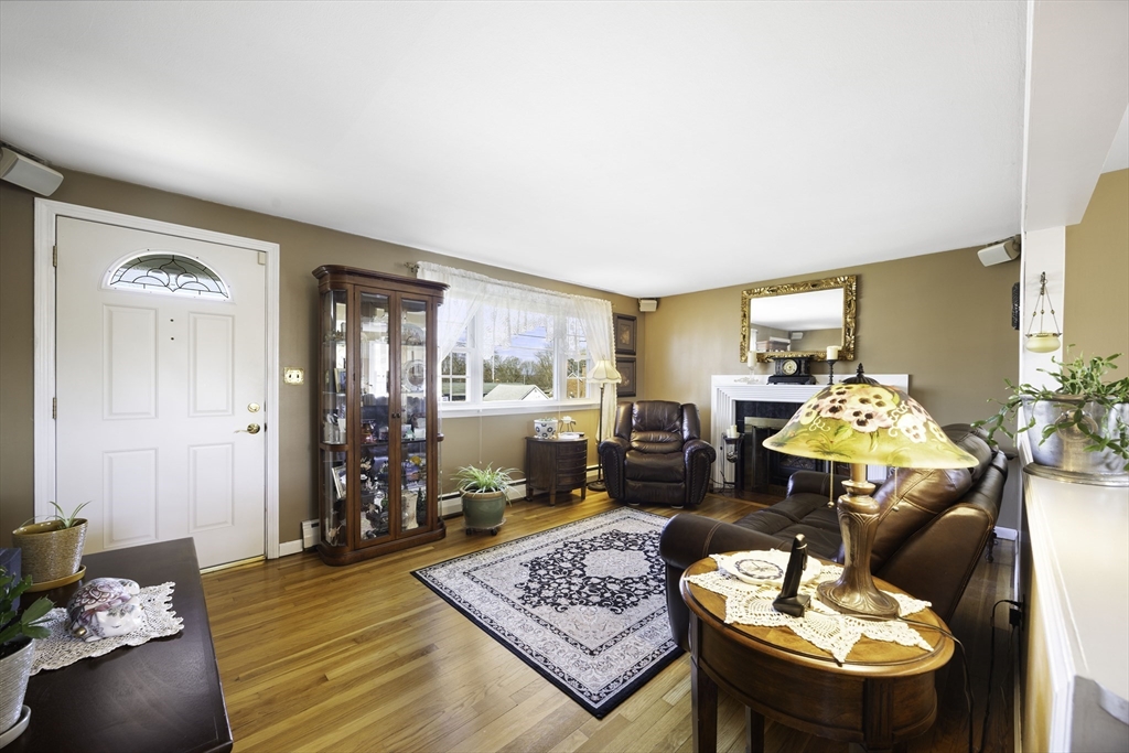 39 Dixie Terrace Chicopee, MA 01020 - Photo 9 of 32