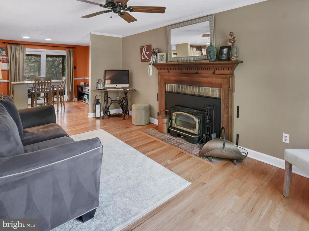 4317 Zircon Road Middletown, MD 21769 - Photo 12 of 60 Living Room