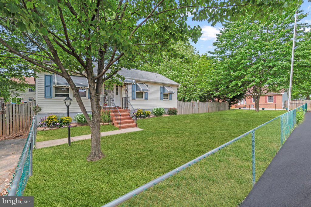 214 Stemmers Run Road Essex, MD 21221 - Photo 3 of 24 Virtually enhanced to show yard potential