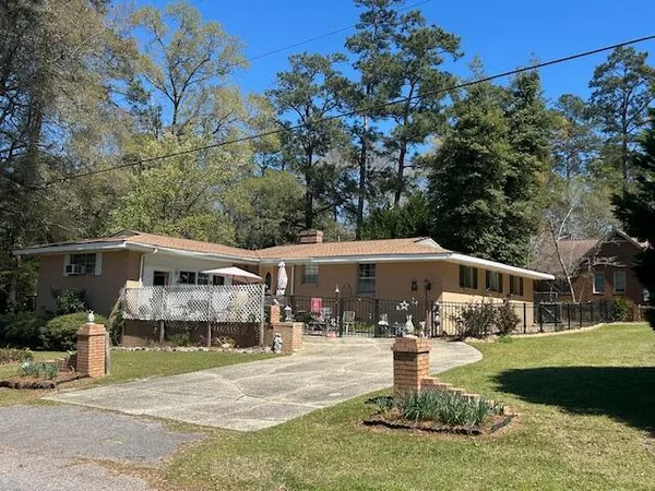 $400,000 | 1000 County Rd S-45-185, Kingstree, SC 29556