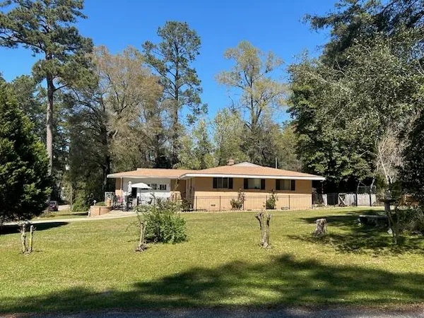 $400,000 | 1000 County Rd S-45-185, Kingstree, SC 29556