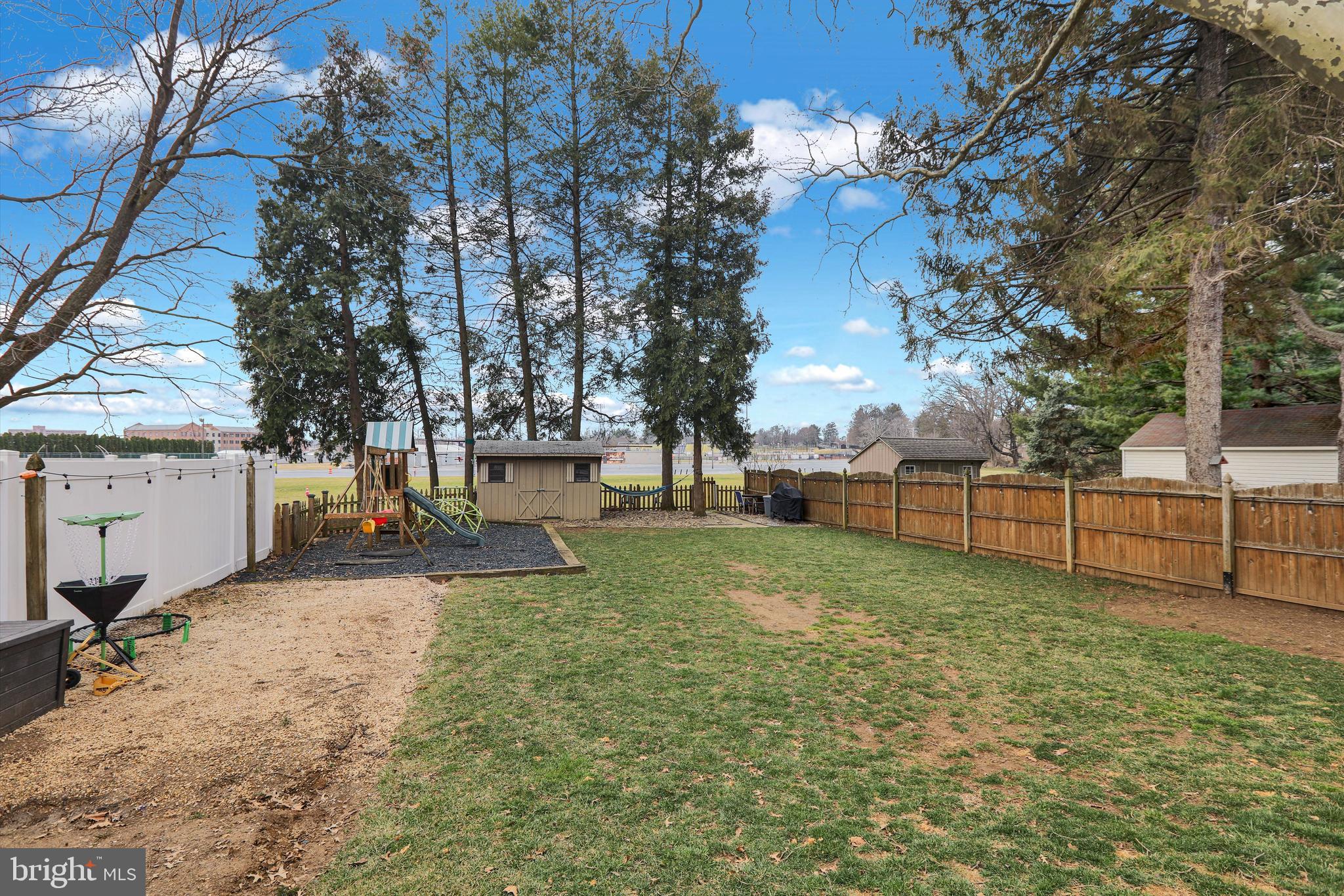 521 Pleasure Road Lancaster, PA 17601 - Photo 29 of 37 Large, flat backyard