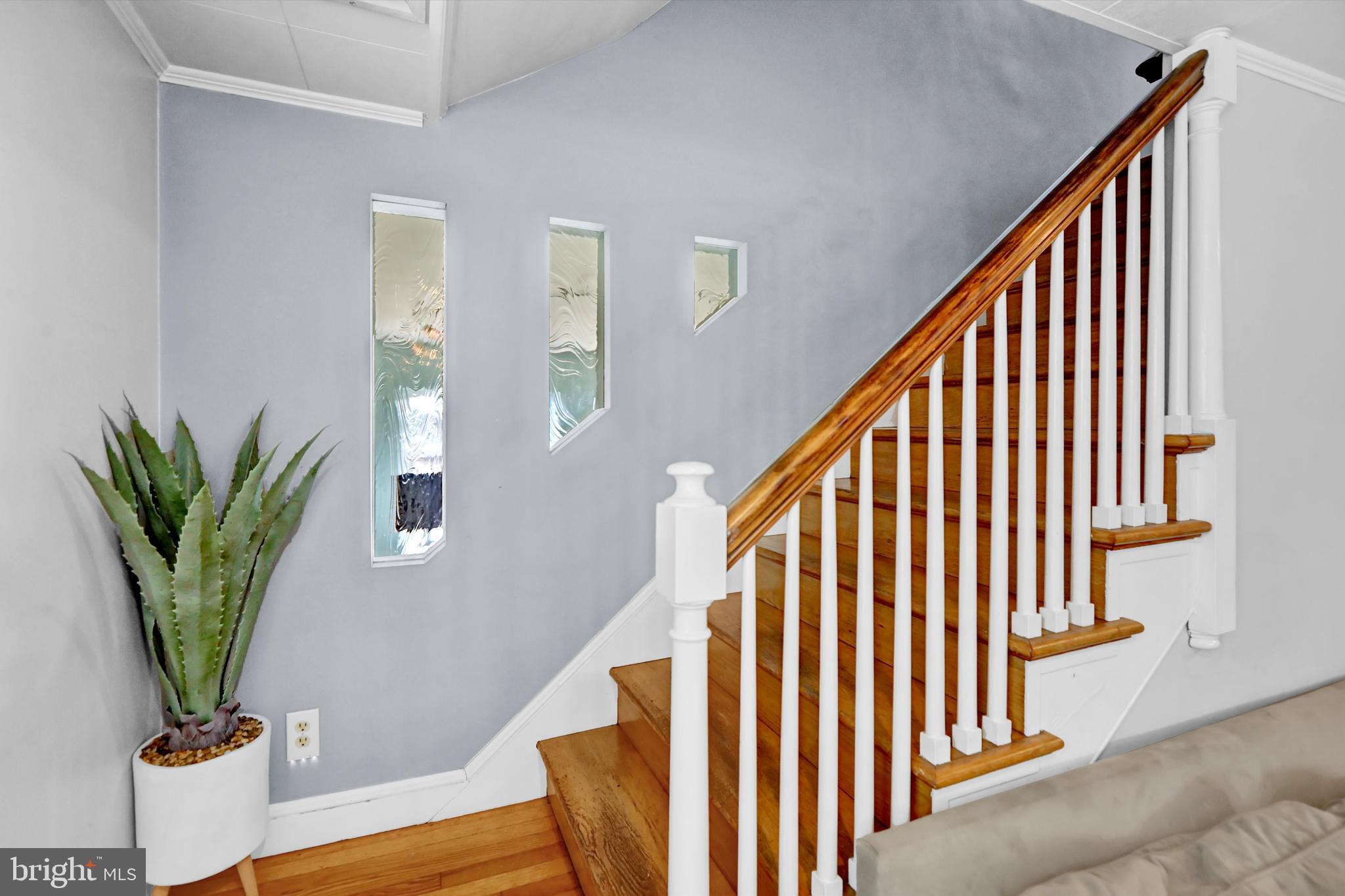 521 Pleasure Road Lancaster, PA 17601 - Photo 9 of 37 Stairs to the second floor