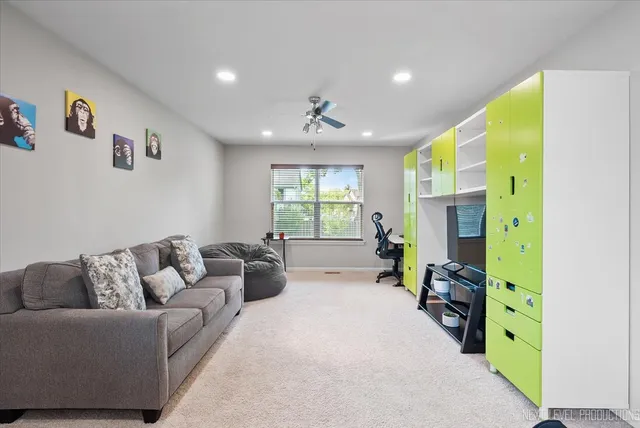 $4,200 | 73 West Illinois Avenue, Palatine, IL 60067