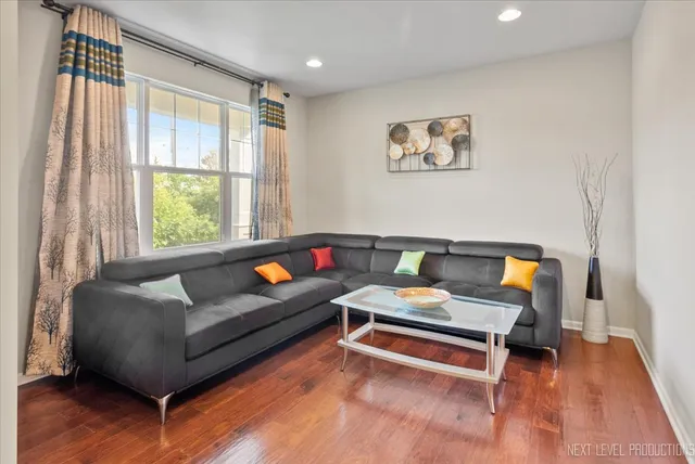 $4,200 | 73 West Illinois Avenue, Palatine, IL 60067