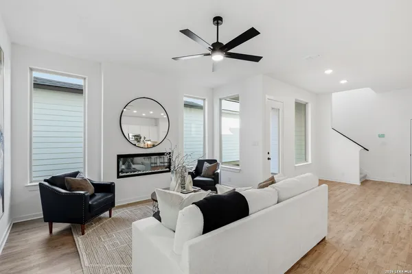 $399,800 | 9421 Chatside, Schertz, TX 78154