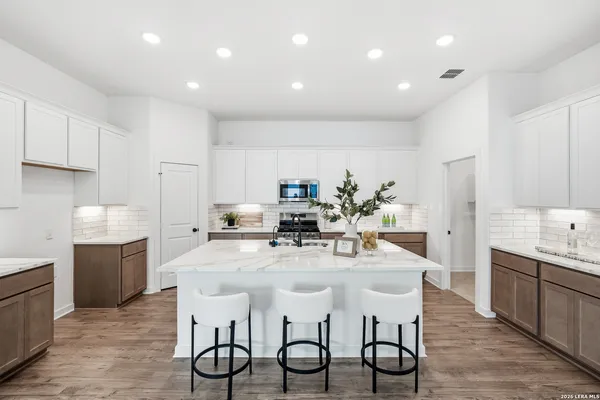 $399,800 | 9421 Chatside, Schertz, TX 78154