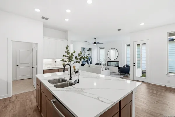 $399,800 | 9421 Chatside, Schertz, TX 78154