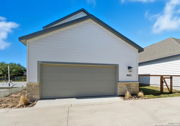 $399,800 | 9421 Chatside, Schertz, TX 78154