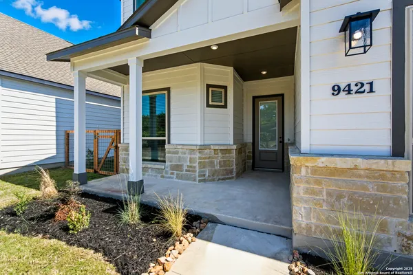 $399,800 | 9421 Chatside, Schertz, TX 78154