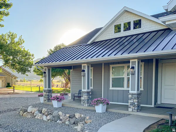 $929,000 | 401 South 3430 East, New Harmony, UT 84757