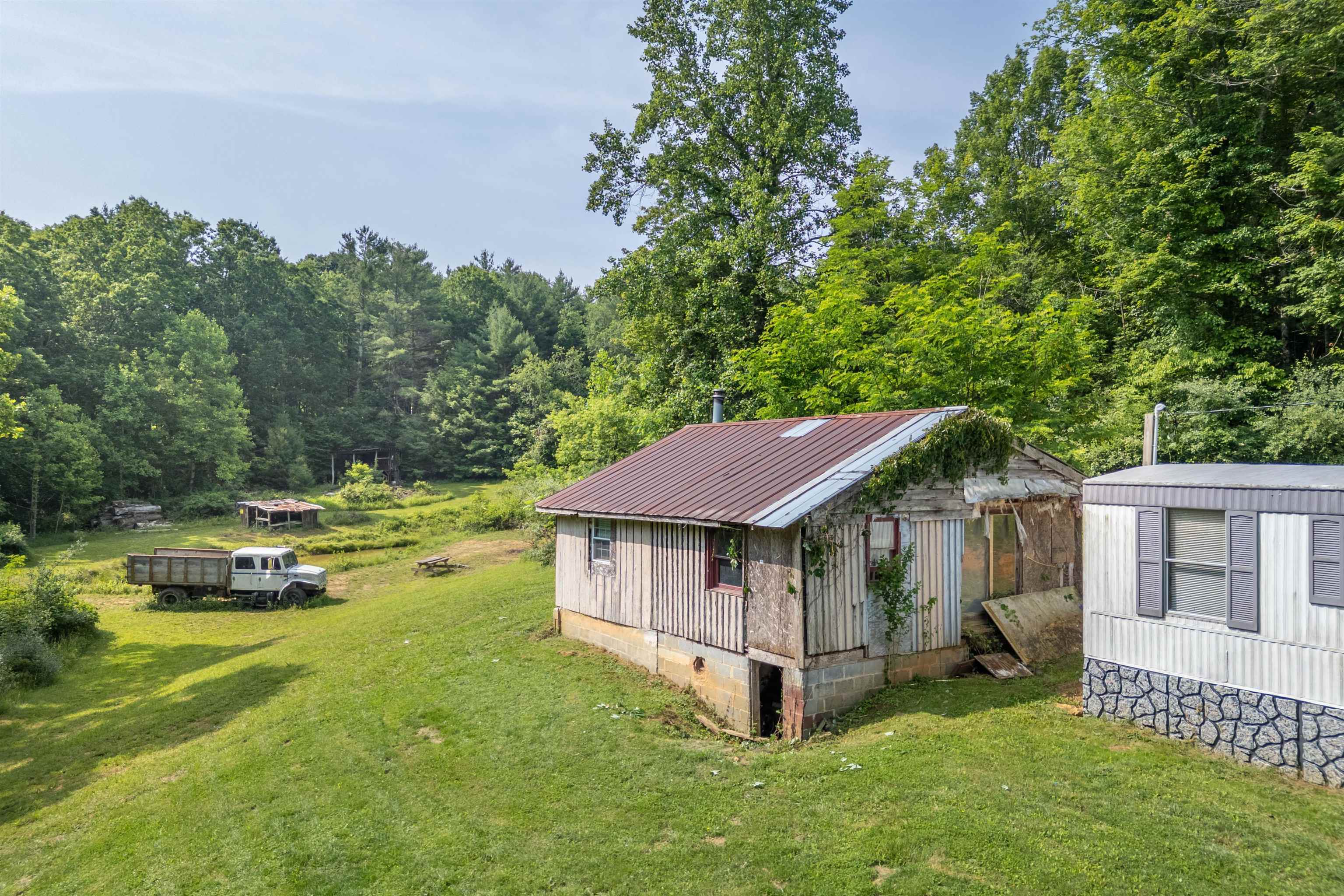 2268 Reedsville Road Northwest Willis, VA 24380 - Photo 11 of 77 Gallery Image 11