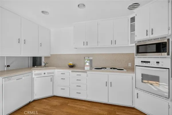 $2,125,000 | 121 Vía Ardilla, Palos Verdes Estates, CA 90274