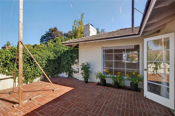 $2,125,000 | 121 Vía Ardilla, Palos Verdes Estates, CA 90274