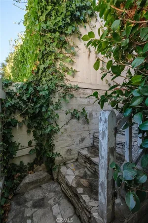 $2,125,000 | 121 Vía Ardilla, Palos Verdes Estates, CA 90274