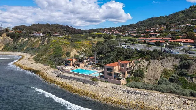 $2,125,000 | 121 VÃa Ardilla, Palos Verdes Estates, CA 90274