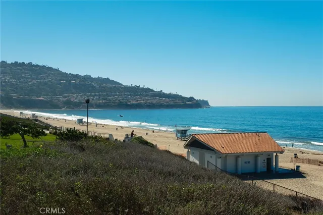 $2,100,000 | 121 Vía Ardilla, Palos Verdes Estates, CA 90274