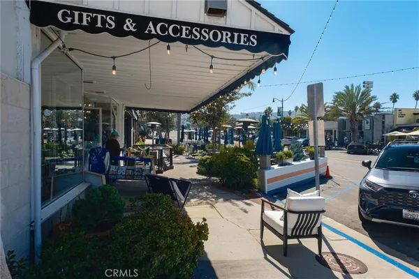 $2,125,000 | 121 Vía Ardilla, Palos Verdes Estates, CA 90274