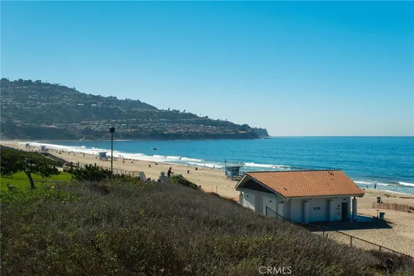 $2,125,000 | 121 Vía Ardilla, Palos Verdes Estates, CA 90274