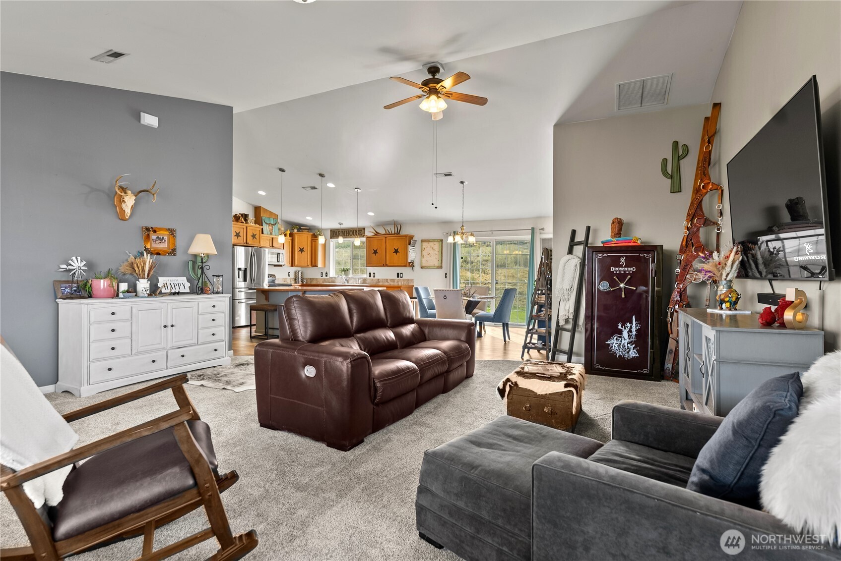 1486 North Star Road Malott, WA 98829 - Photo 16 of 40 a living room with furniture and a flat screen tv
