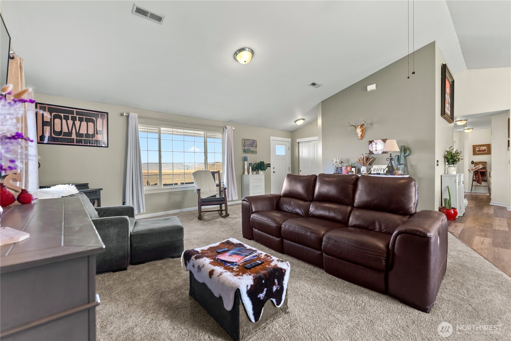 1486 North Star Road Malott, WA 98829 - Photo 20 of 40 a living room with furniture window and a table
