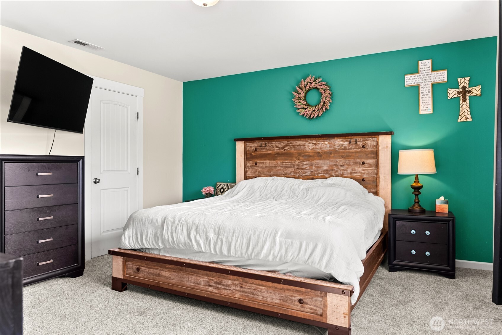 1486 North Star Road Malott, WA 98829 - Photo 23 of 40 a bedroom with a bed and a television