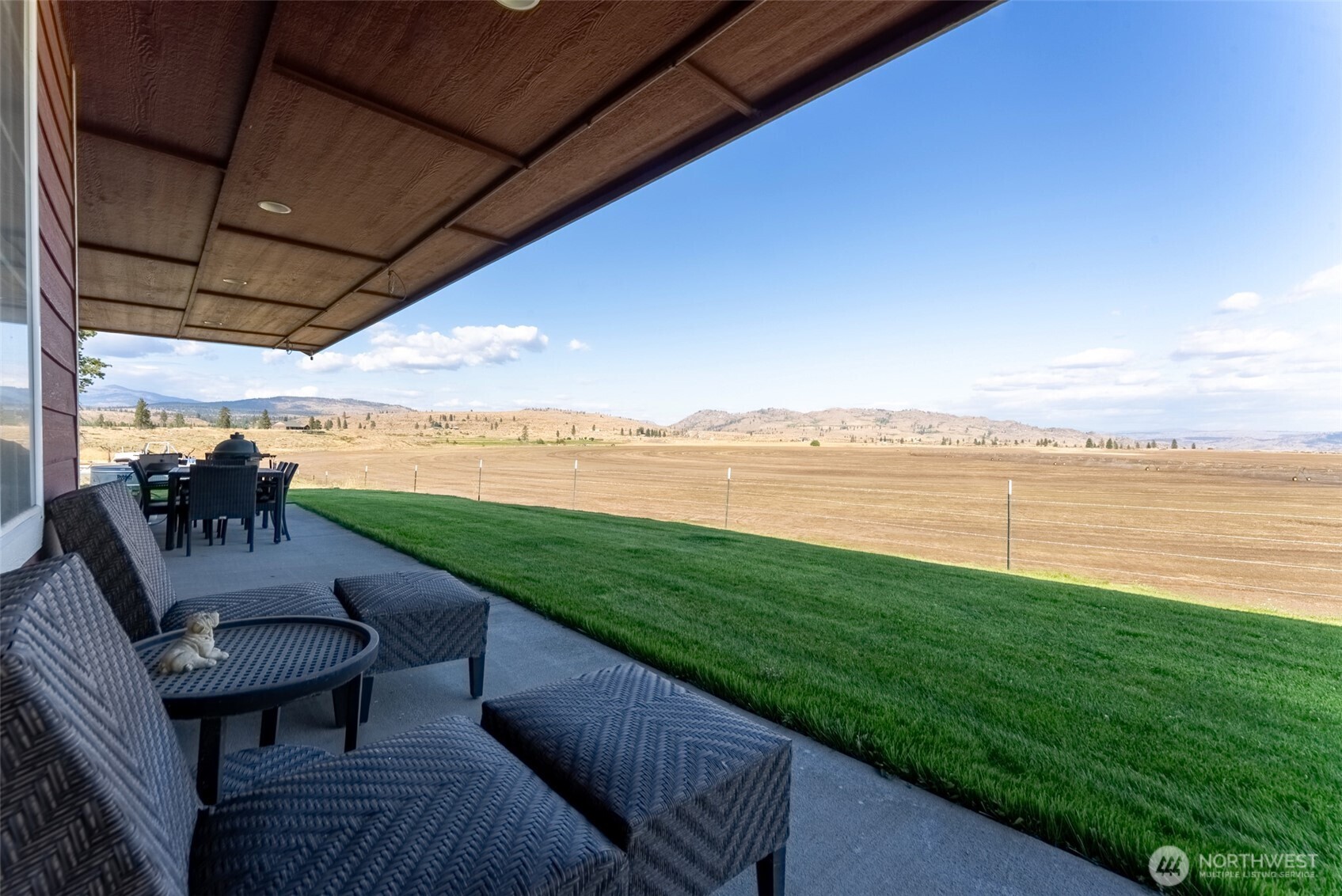 1486 North Star Road Malott, WA 98829 - Photo 36 of 40 a view of an ocean from a balcony