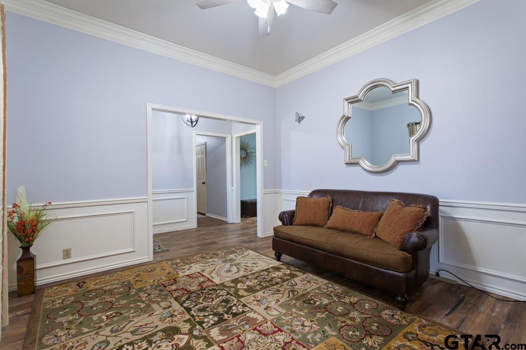 6005 Raleigh Drive Tyler, TX 75703 - Photo 8 of 35