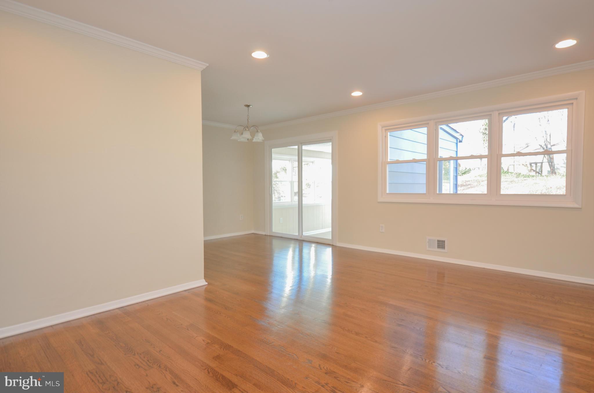 4511 Kinmount Road Lanham, MD 20706 - Photo 3 of 30 Living Room
