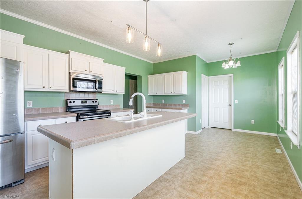 731 Frazier View Road Randleman, NC 27317 - Photo 9 of 30 Gallery Image 9