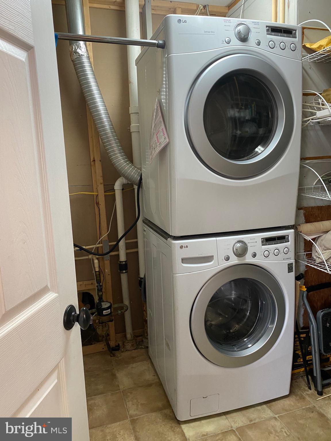 1403 Gleason Street Silver Spring, MD 20902 - Photo 19 of 34 a utility room with dryer and washer