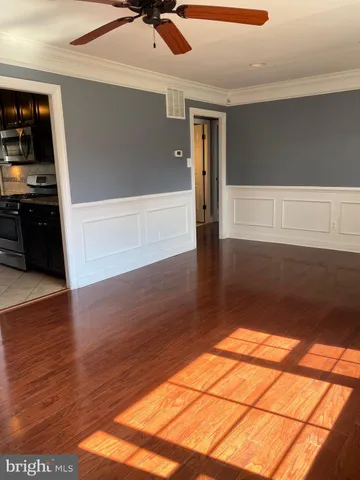 a front view of house with yard