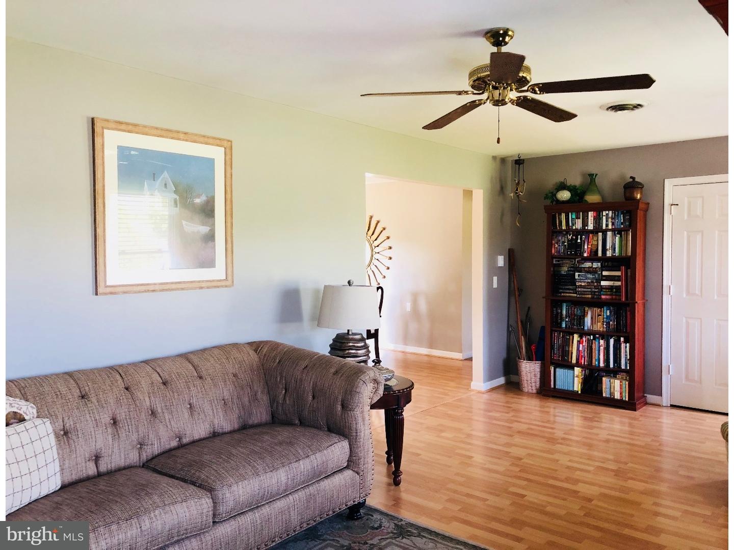 2339 Halltown Road Hartly, DE 19953 - Photo 4 of 23 Living Room