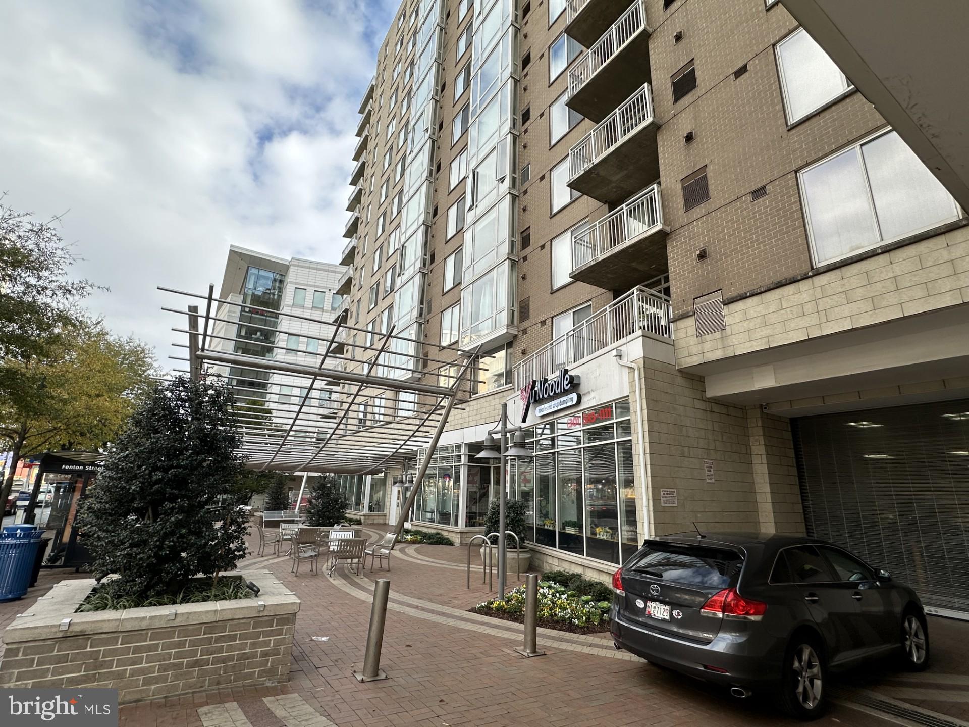 930 Wayne Avenue, Unit 1001 Silver Spring, MD 20910 - Photo 4 of 28 Front