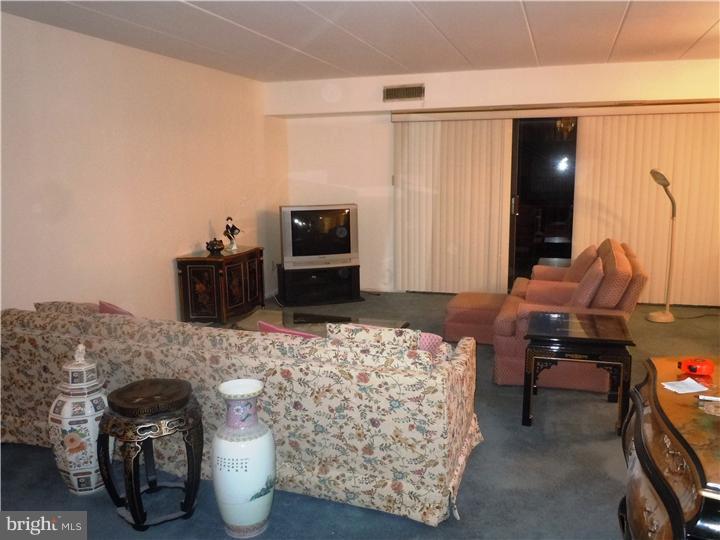 8920 Krewstown Road, Unit 215 Philadelphia, PA 19115 - Photo 8 of 25 Living Room