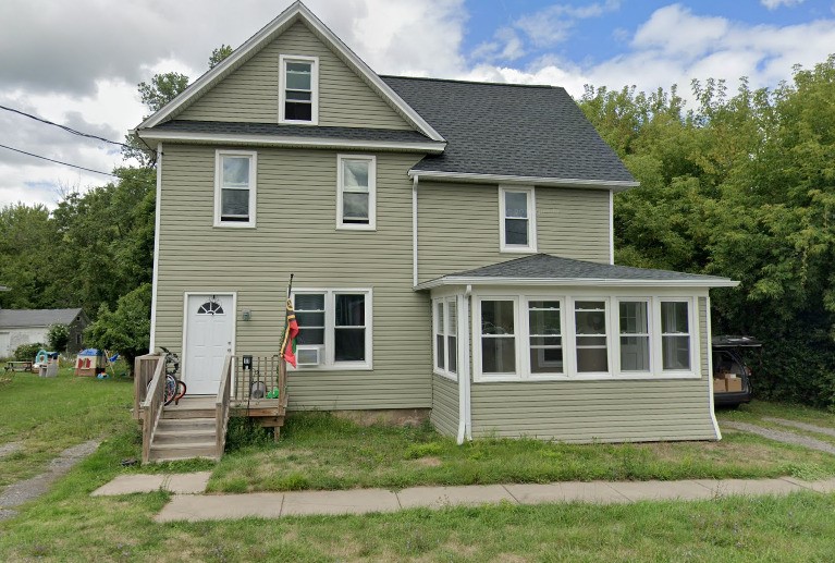200 West Center Street Ridgeway, NY 14103 - Photo 3 of 26 111 Stork St