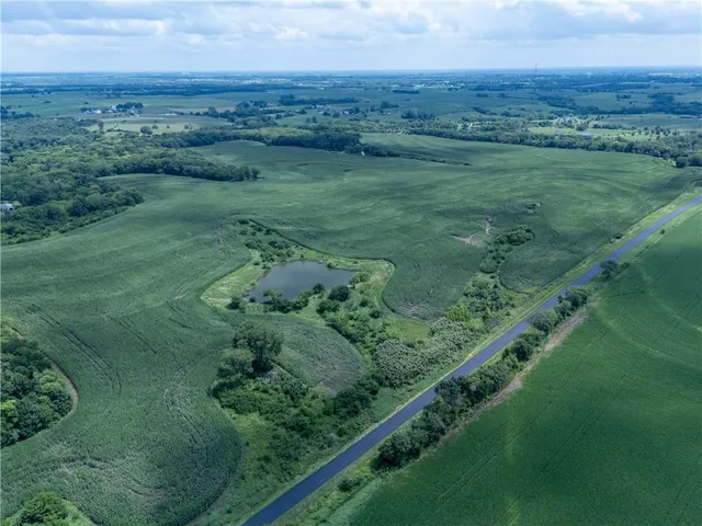 $1,056,000 | State Route, Hamilton, MO 64644