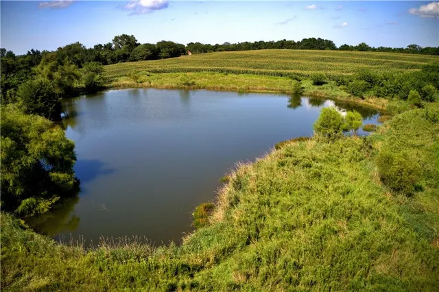 $1,056,000 | State Route, Hamilton, MO 64644