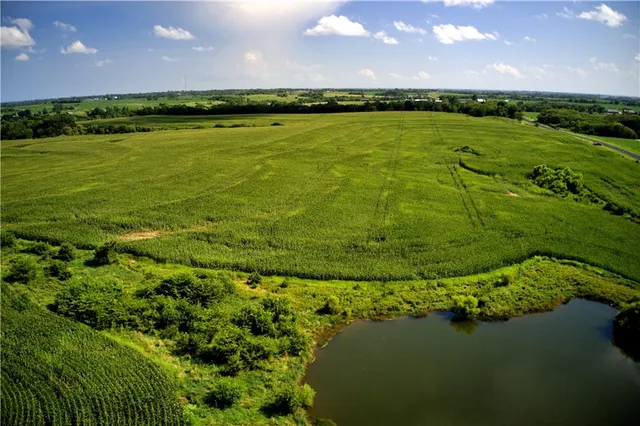 $1,056,000 | State Route, Hamilton, MO 64644