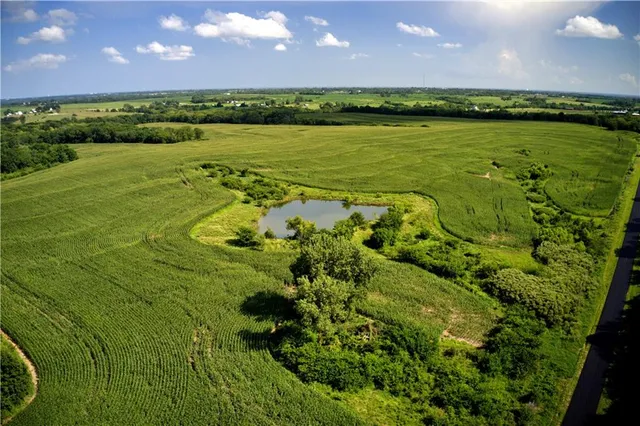 $1,056,000 | State Route, Hamilton, MO 64644